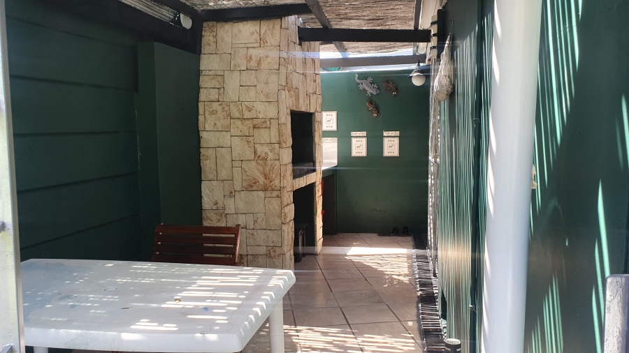 To Let 1 Bedroom Property for Rent in Onrus Western Cape